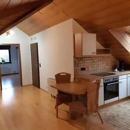 Studiowohnung Schwabenalb Mit Panoramablick ألبشتات